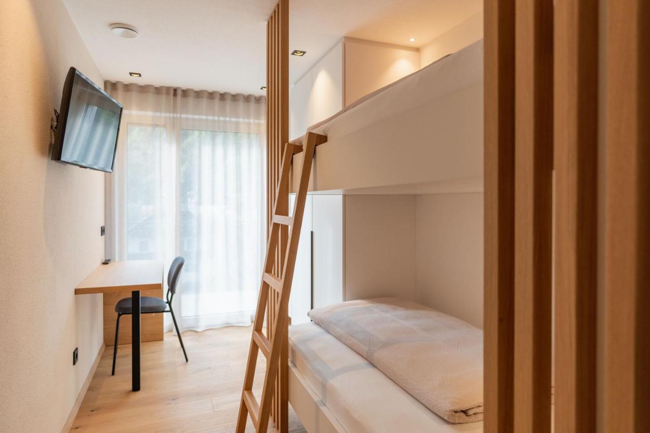 Vanea - Alp Relax Guesthouse К'єнес Екстер'єр фото